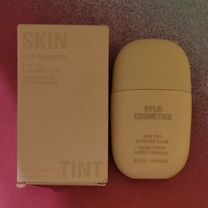 Kylie Cosmetics Skin Tint Blurring Elixir 3W